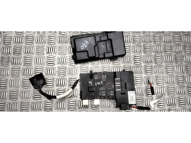 Блок предохранителей 31409755, 31409364   Volvo V70    