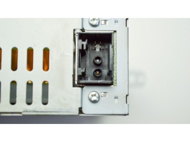 Радио/ проигрыватель CD/DVD / навигация