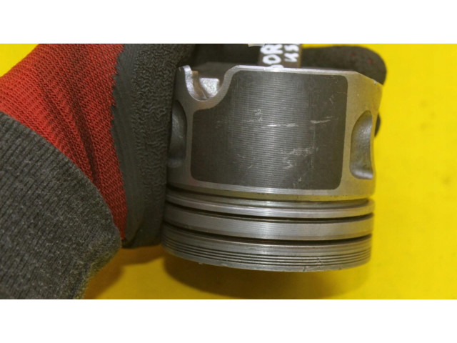  Поршень с шатуном  038G  Volkswagen Bora  