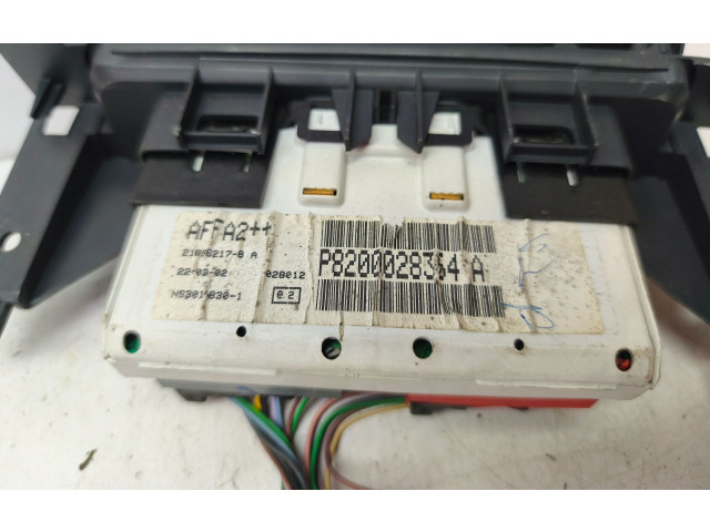 Дисплей 8200069064 Renault Clio II