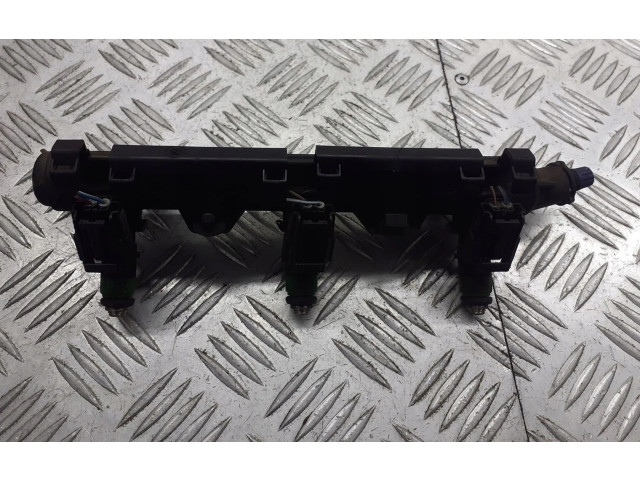 Топливная рампа 03E133320   Skoda Fabia Mk1 (6Y)  