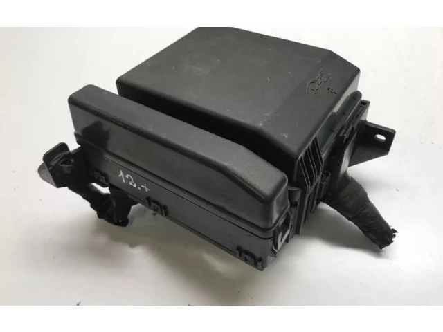 Блок предохранителей 307040343 Mitsubishi Outlander