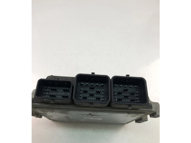 Блок управления двигателем Блок управления 31355669, S180134102B   Volvo V70