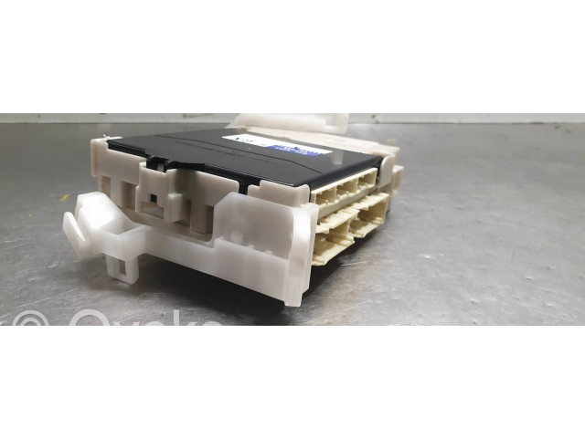 Pojistková skříňka Řídící jednotka BSM 8922147420, 2380004661   Toyota Prius+ (ZVW40) 2016