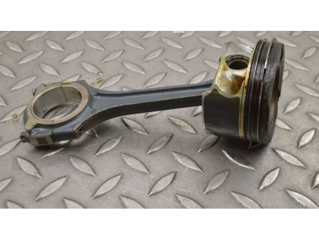 Поршень M 270.910 Mercedes-Benz A W176