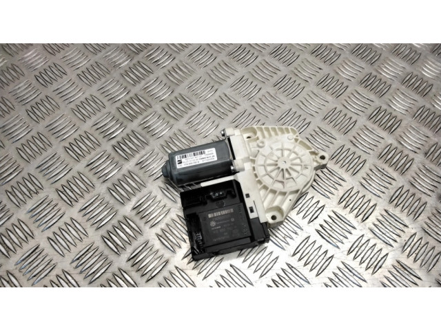 Передний двигатель механизма для подъема окон