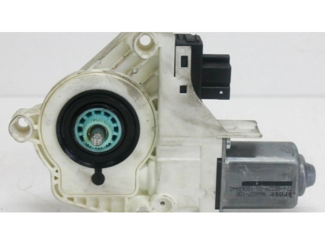 Передний двигатель механизма для подъема окон