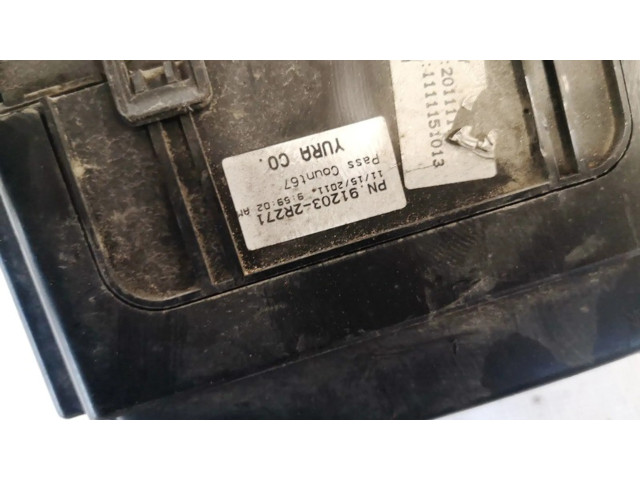 Pojistková skříňka 912032r271, 91203-2r271 Hyundai i30 2011