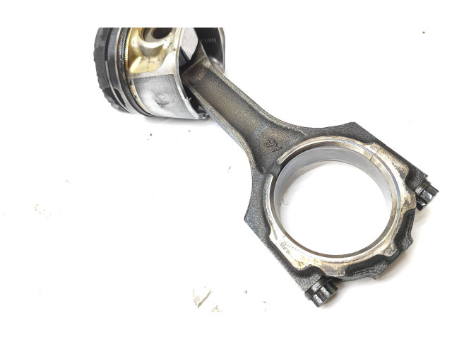 Píst 0217739 Toyota Land Cruiser (J200)