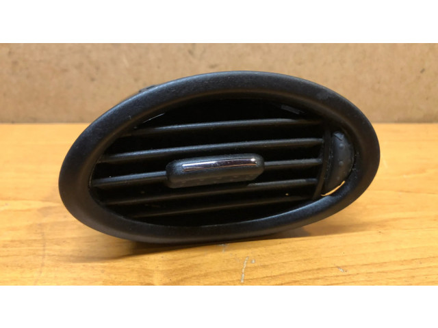 Боковая воздушная решётка