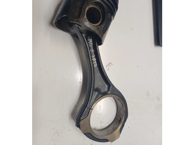 Píst 8370 Mercedes-Benz E W211