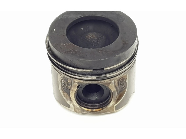  Поршень с шатуном  PISTON204DTA, 204DTA  Land Rover Range Rover Velar  
