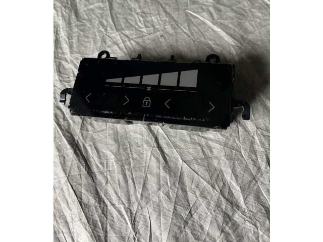 Блок управления климат-контролем P31674024, T18250181201 Volvo XC90