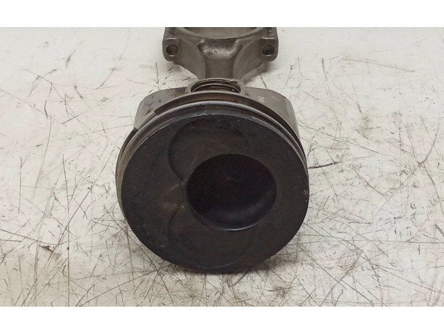 Píst V300, 038D   Volkswagen Caddy     