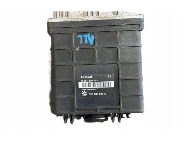 Форсунка 030906026C, 0261200257    Volkswagen Golf III   