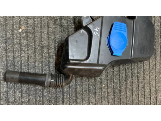 Бачок оконной жидкости