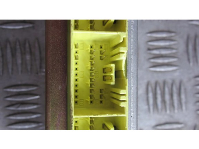 Блок подушек безопасности C1Y657K30 Mazda Premacy