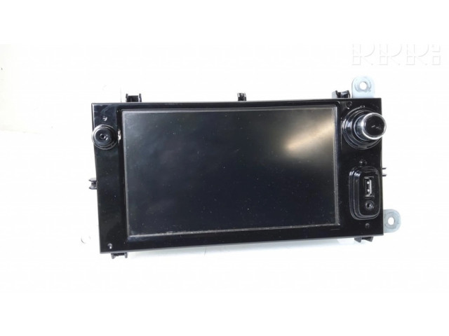 Радио/ проигрыватель CD/DVD / навигация