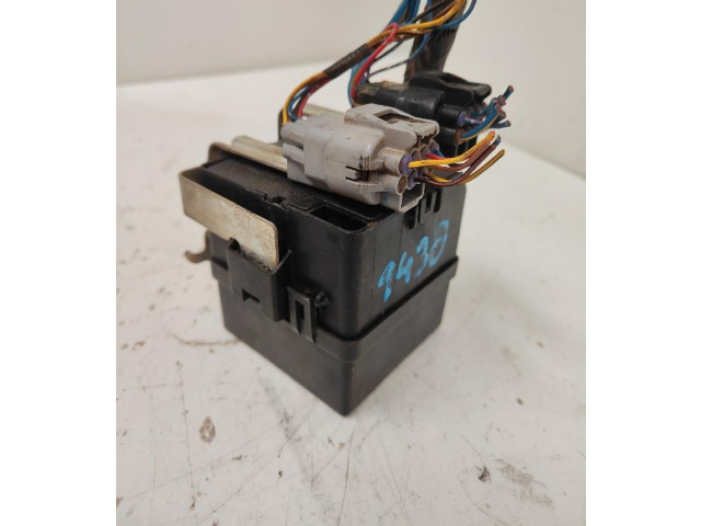 Блок предохранителей SINRF   Mitsubishi Montero    