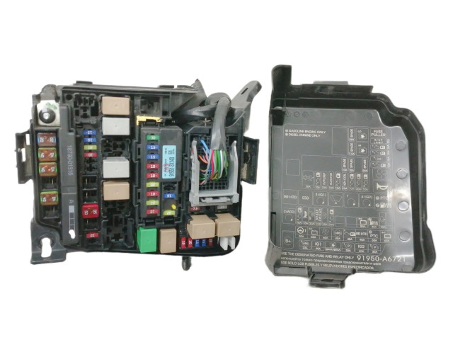 Pojistková skříňka Řídící jednotka BSM 919513X140 Hyundai i30 2014