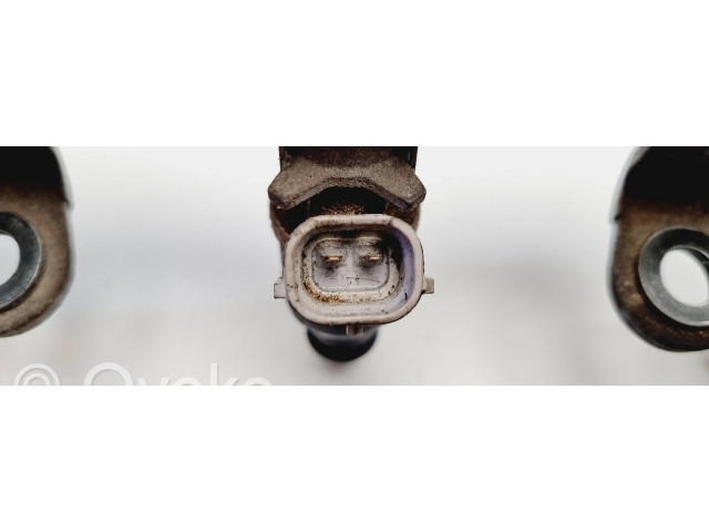 Комплект форсунок MR988977 Mitsubishi Colt для бензинового двигателя 1.1