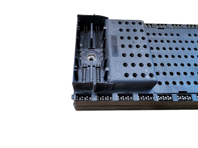 Блок предохранителей  8645410, 8645411   Volvo S80    