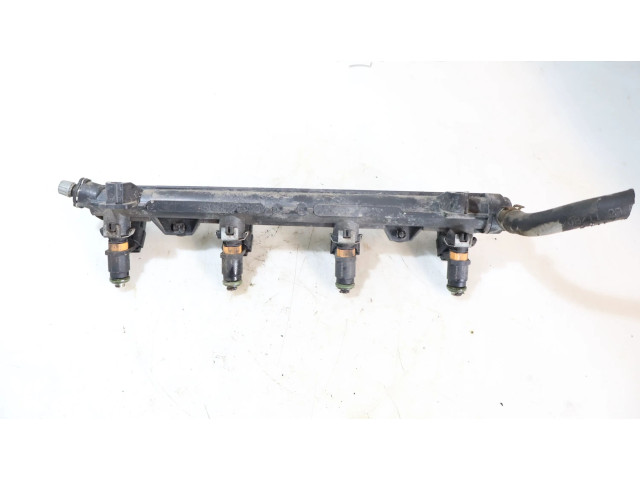 Топливная рампа Skoda Fabia Mk2 (5J)