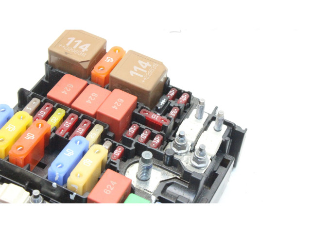 Блок предохранителей 9804848580   Peugeot 2008 II    