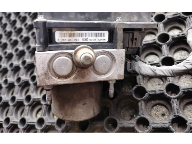 Блок АБС 589201P200, 589201P200   KIA  Venga   -  года