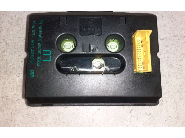 Přístrojová deska Opel Zafira A 2005 13106243, 13106243