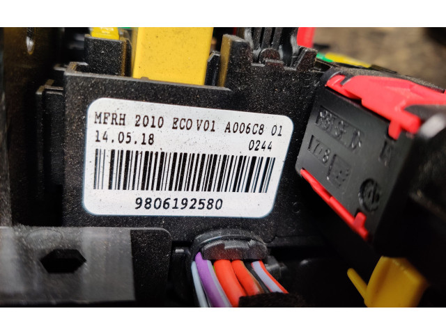 Блок предохранителей 9806192580 Citroen C3 Aircross