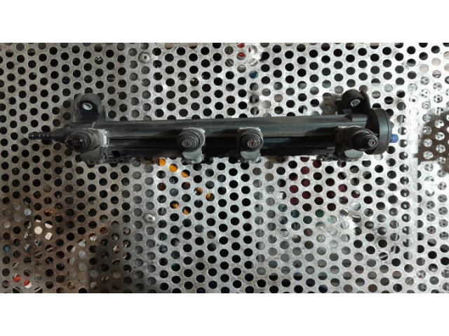 Топливная рампа    Audi A3 S3 8P  