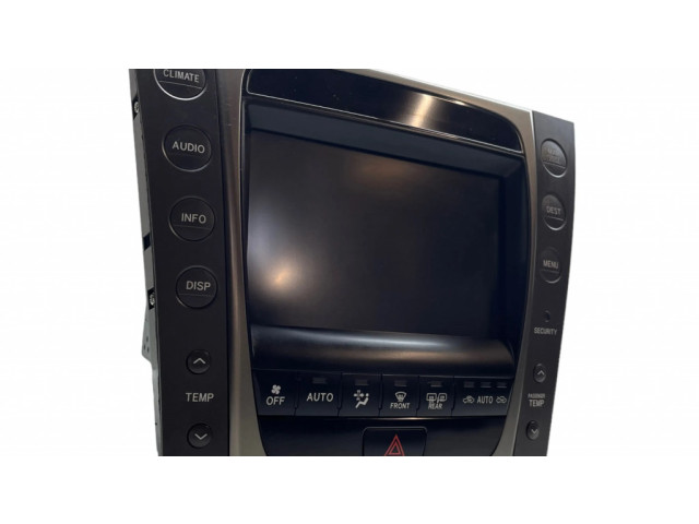 Радио/ проигрыватель CD/DVD / навигация