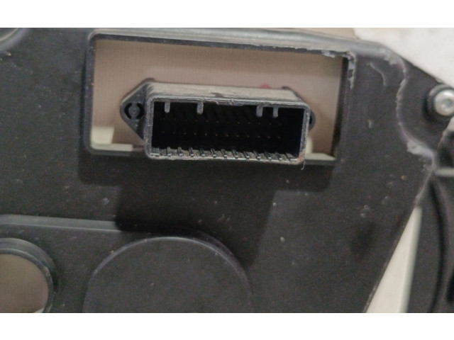 Панель приборов 8200752820   Dacia Logan I       