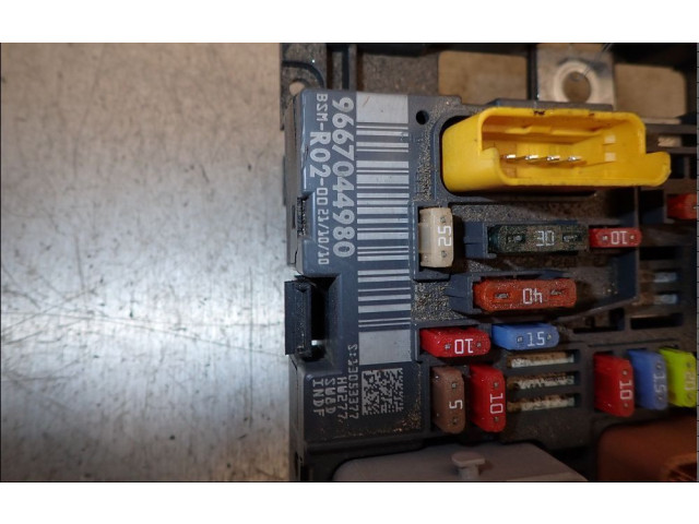 Pojistková skříňka 1613316380 Peugeot 3008 2011