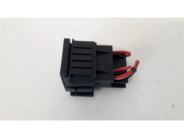 Pojistková skříňka BMW 5 E39 1998