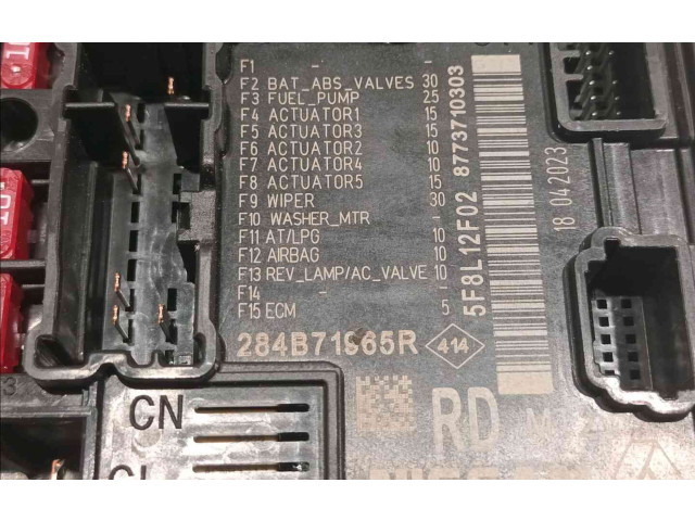 Блок предохранителей 284B04064R Dacia Jogger