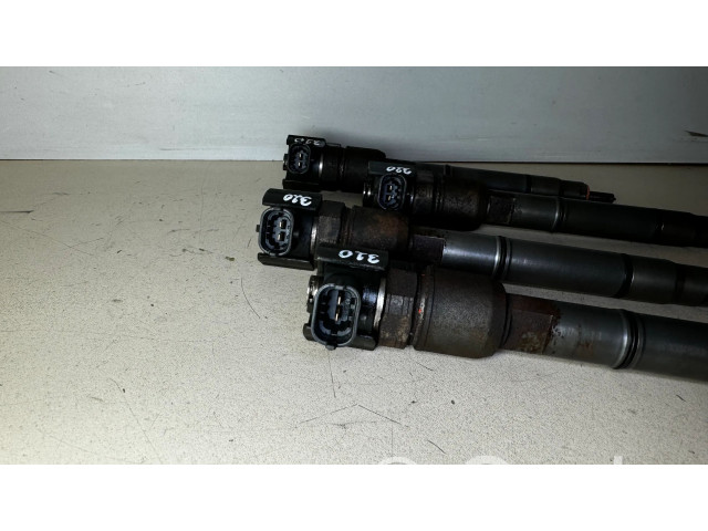 Vstřikovač 0445110320, 338002A900 Hyundai i30 pro naftový motor 1.6 D4FB