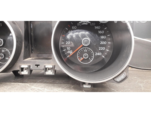 Панель приборов a2c53219792 Volkswagen Golf VI