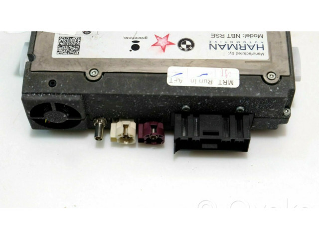 Радио/ проигрыватель CD/DVD / навигация