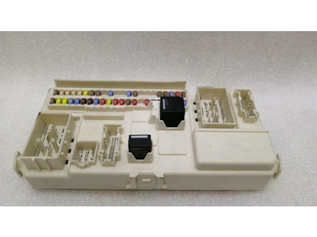 Pojistková skříňka 31268178 Aston Martin V8 V12 Vantage 2013