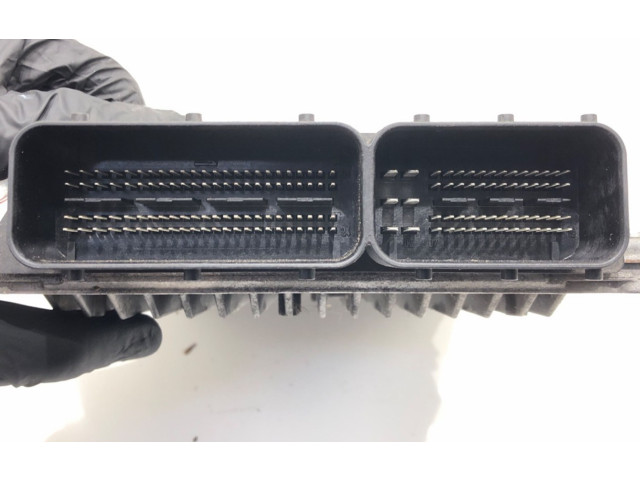 Масляный насос 0281030943 Jaguar XJ X351