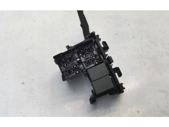 Pojistková skříňka 678835916R Nissan Juke II F16 2021