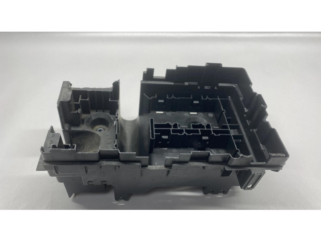 Pojistková skříňka 68239267 Chrysler Pacifica 2017