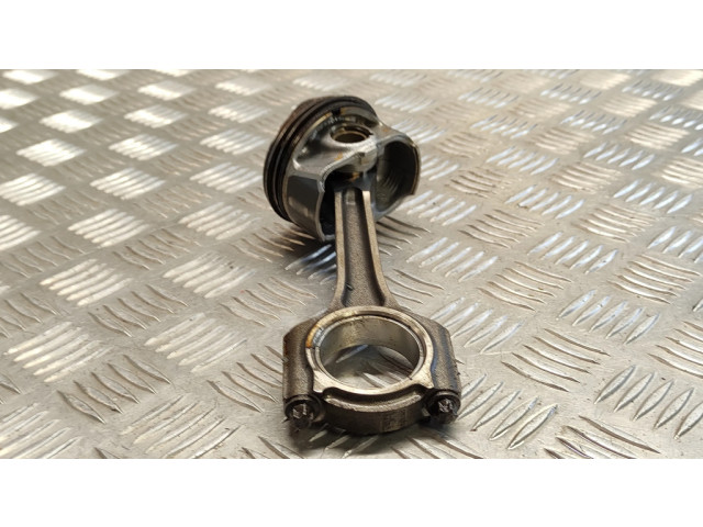 Píst RFCM5G6205FA Ford Fiesta pro benzínový motor 1.0