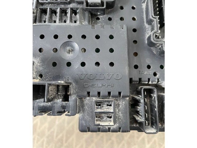 Блок предохранителей 30728512, 30728512   Volvo V70    
