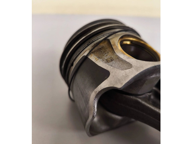  Поршень с шатуном    Audi A6 S6 C7 4G  