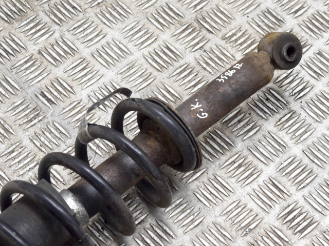 Передний амортизатор