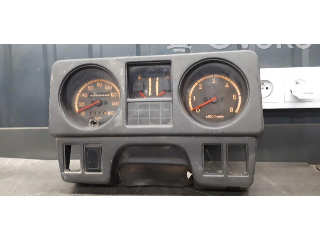 Přístrojová deska Mitsubishi Pajero 1987 MB386588