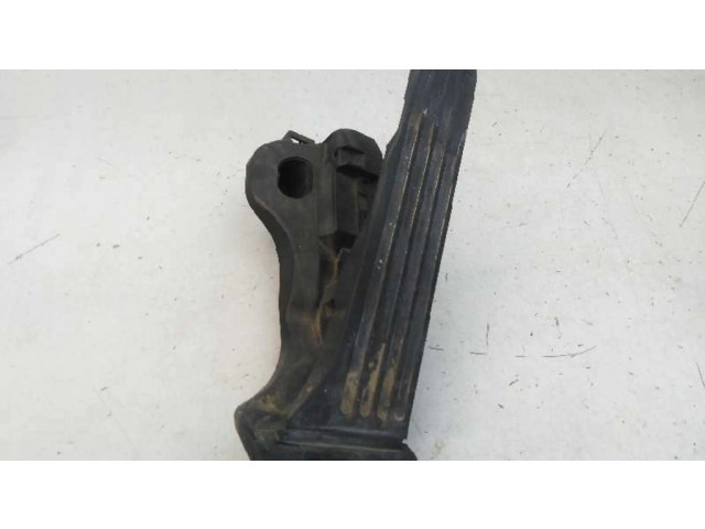 Педаль акселератора